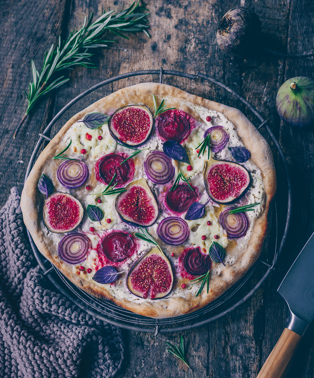 Herbstliche Speisen auf gedecktem Tisch – Pielers Food-Fotografie